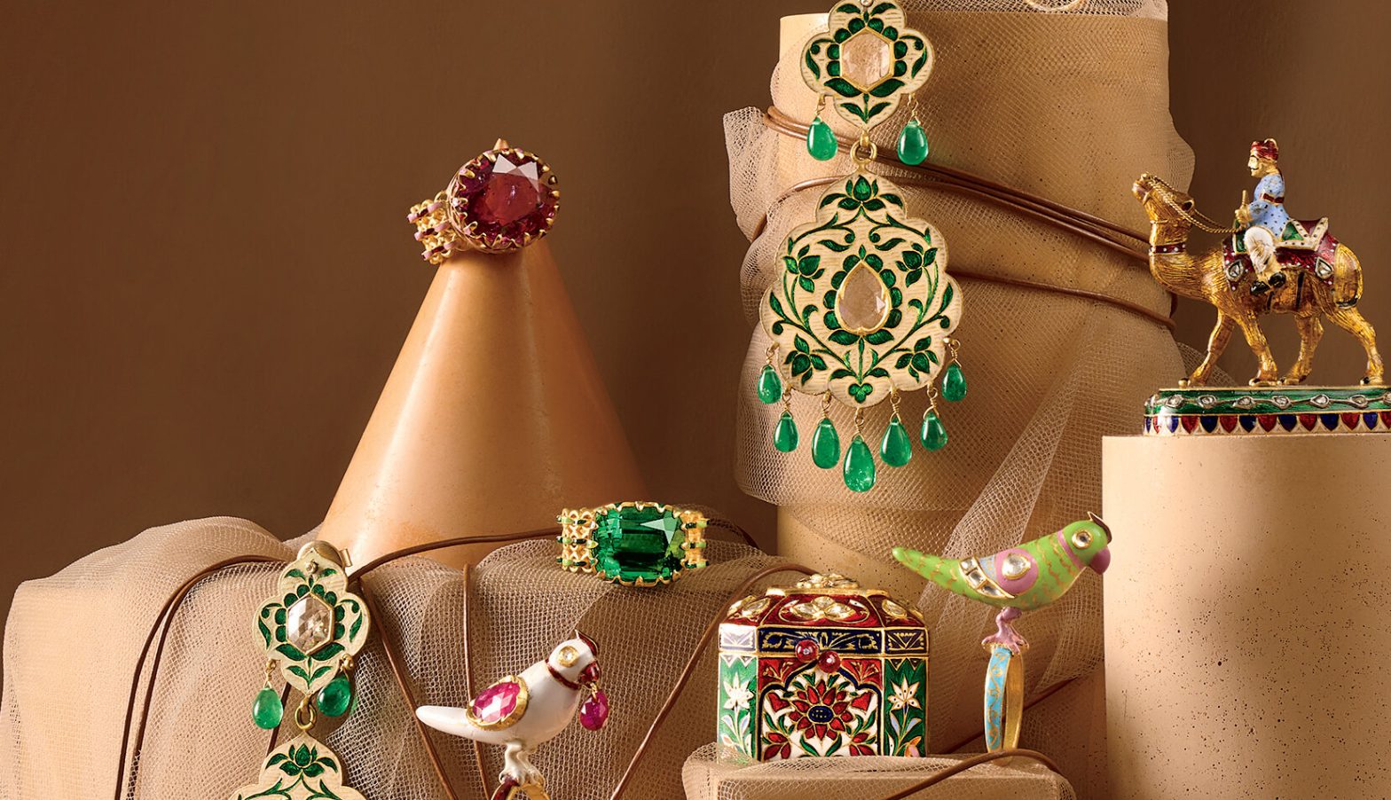 Jewellery Replicas: Preserving History and Art in Modern Design